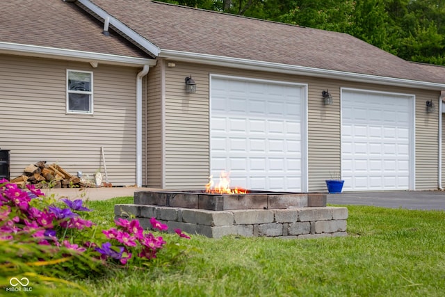 12383 S 25 W, Columbus, IN 47201 - view of garage