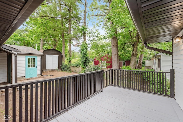 233 N Devon Ave, Indianapolis, IN 46219 - view of wooden terrace