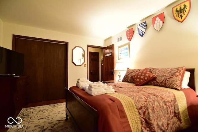 6412 Fall Creek Rd, Indianapolis, IN 46220 - bedroom with a closet