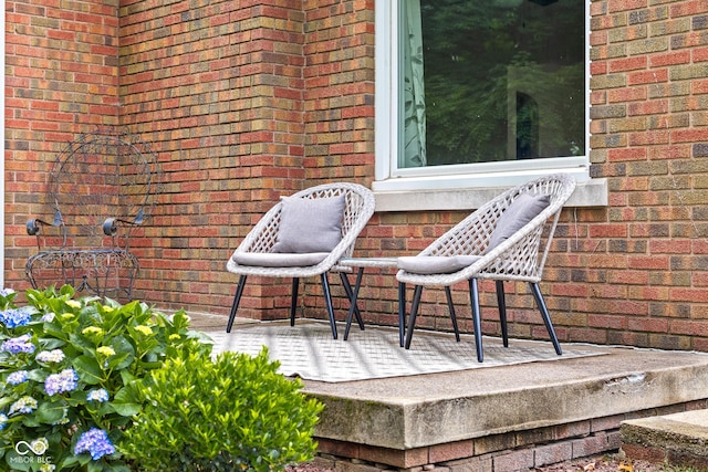 2645 Washington St, Columbus, IN 47201 - view of patio / terrace