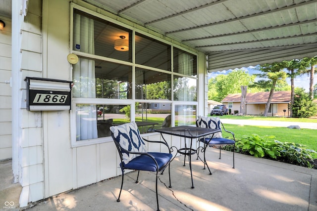 1868 N Hawthorne Ln, Indianapolis, IN 46218 - view of patio