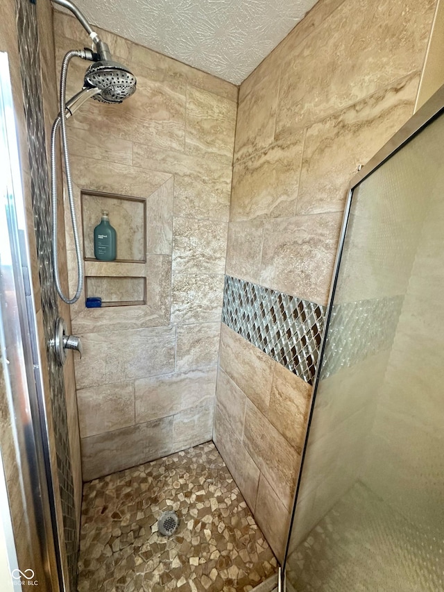 1831 Beckenbauer Ln, Indianapolis, IN 46214 - bathroom with a stall shower