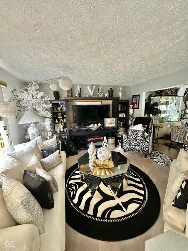 1831 Beckenbauer Ln, Indianapolis, IN 46214 - living area featuring a textured ceiling