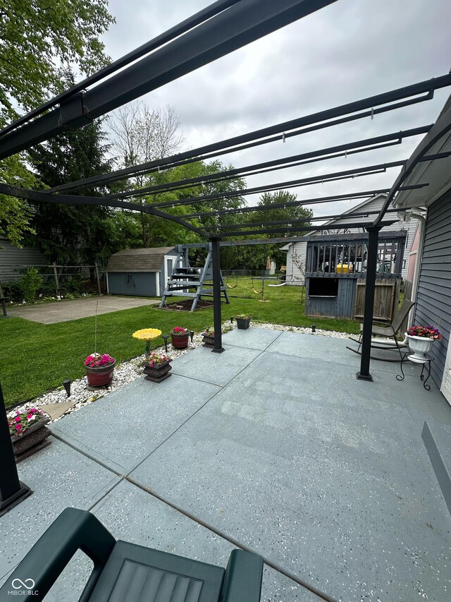 1831 Beckenbauer Ln, Indianapolis, IN 46214 - view of patio with a pergola
