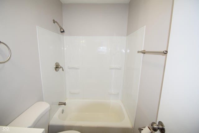 1902 N Colorado Ave, Indianapolis, IN 46218 - full bath featuring toilet and tub / shower combination