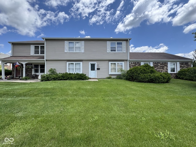 7445 Melanie Ln, Indianapolis, IN 46217 - view of front of property featuring a front lawn