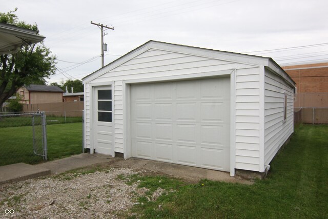 1021 Harney Dr, Lebanon, IN 46052 - detached garage with driveway