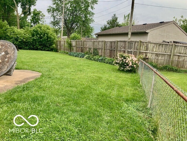 1998 Crescent St, Franklin, IN 46131 - view of yard