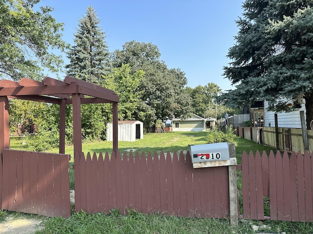 2310 E Raymond St, Indianapolis, IN 46203 - view of yard