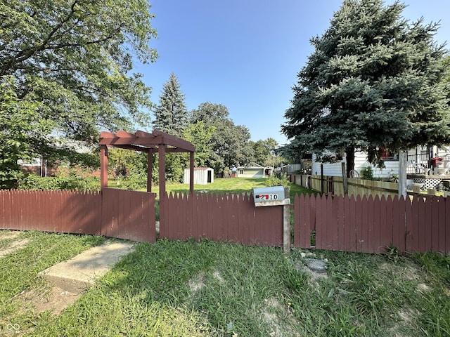 2310 E Raymond St, Indianapolis, IN 46203 - view of yard