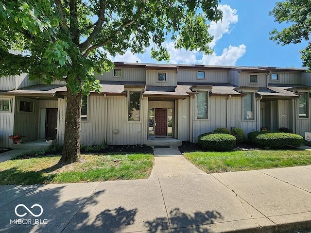 70 Lookout Ridge Dr, Columbus, IN 47201 - view of property with a shingled roof