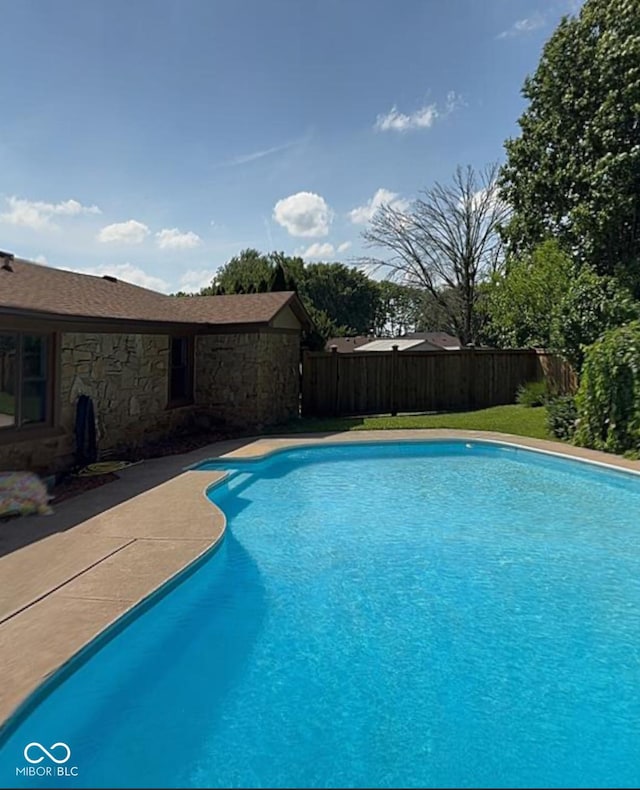 5331 Birch Ln, Greenwood, IN 46143 - photo 1