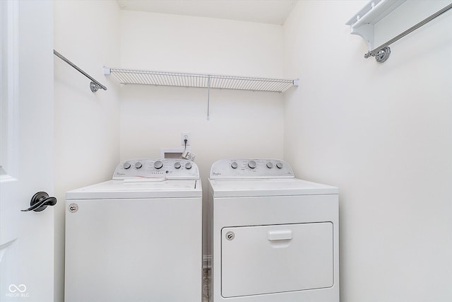 107 Elliott Ave, Trafalgar, IN 46181 - laundry room with washer and dryer