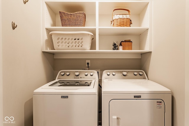 16072 Barringer Ct, Westfield, IN 46074 - laundry room featuring washing machine and dryer