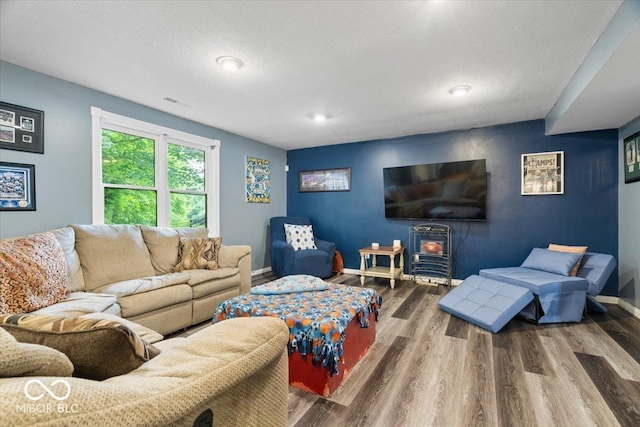 6363 Harmonridge Ct, Indianapolis, IN 46278 - living area featuring wood finished floors, baseboards, and recessed lighting