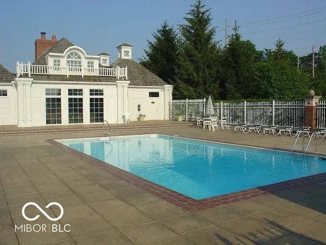 6363 Harmonridge Ct, Indianapolis, IN 46278 - view of pool with a patio