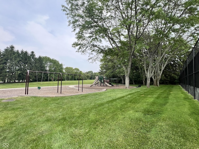 6363 Harmonridge Ct, Indianapolis, IN 46278 - view of home's community with a lawn