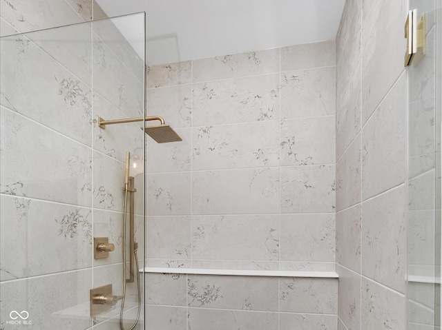 1822 Central Ave, Indianapolis, IN 46202 - full bathroom with a tile shower