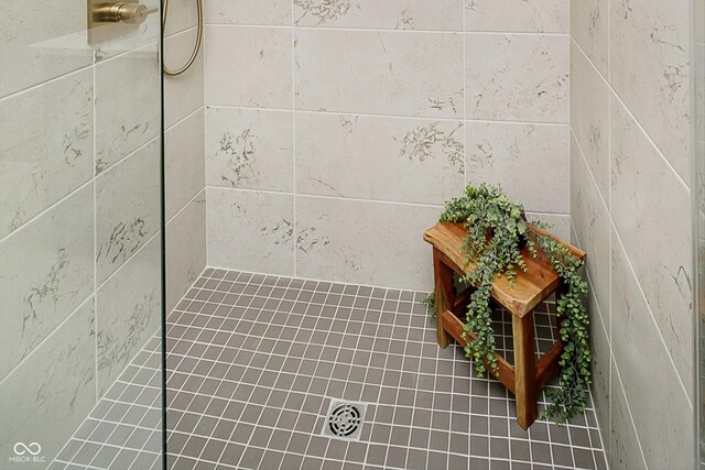 1822 Central Ave, Indianapolis, IN 46202 - bathroom view of tiled shower