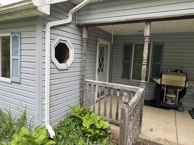 16952 Bookout Rd, Hagerstown, IN 47346 - view of exterior entry with covered porch