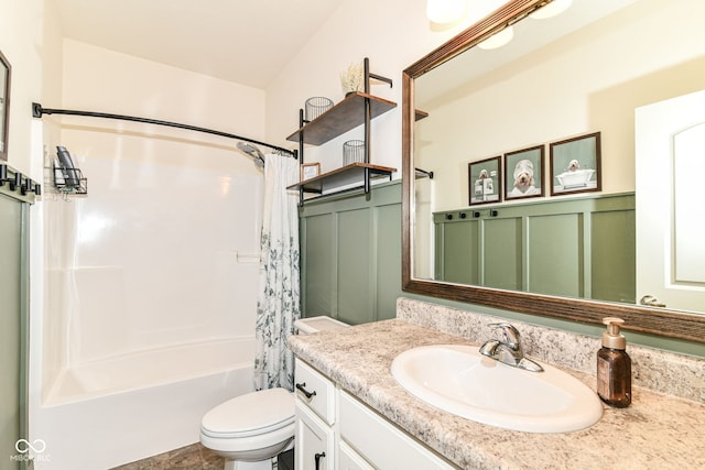 6556 Sulgrove Pl, Indianapolis, IN 46221 - full bathroom featuring vanity, toilet, and shower / bath combination with curtain