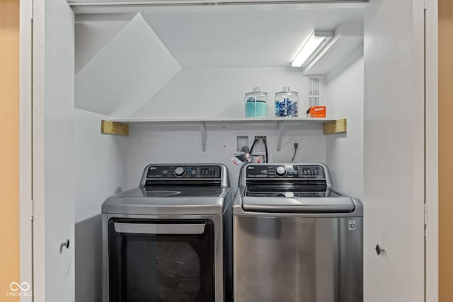 1438 Adams St, Lafayette, IN 47905 - laundry room featuring independent washer and dryer