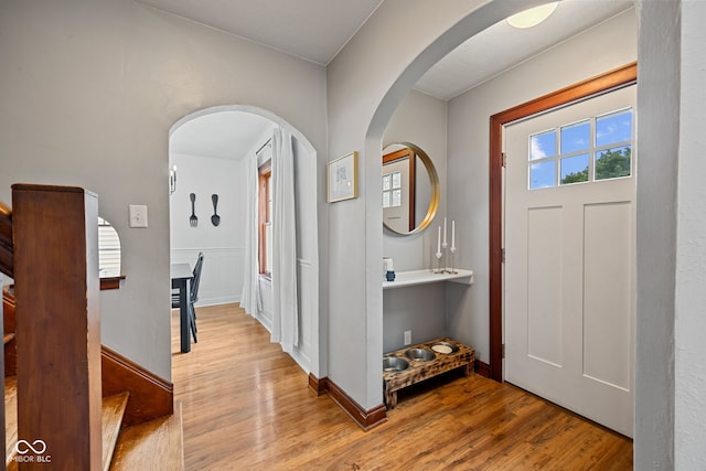 1438 Adams St, Lafayette, IN 47905 - entryway featuring arched walkways and wood finished floors