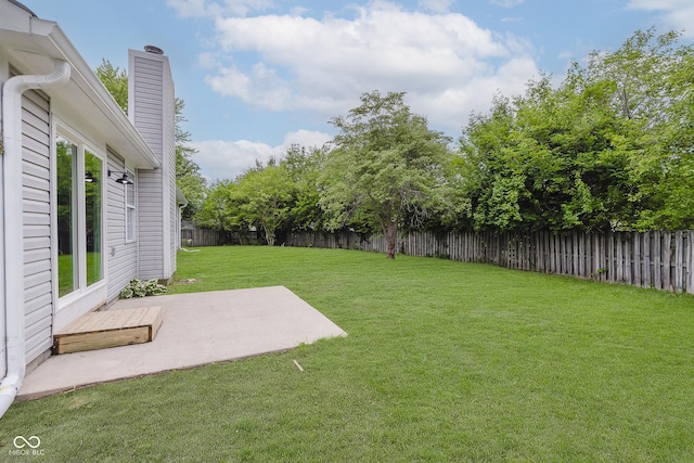 374 Pomona Ct, Greenfield, IN 46140 - view of yard with a patio area