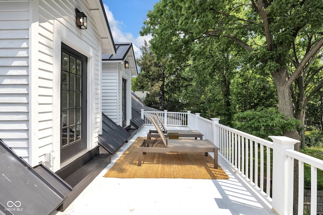 3215 N Pennsylvania St, Indianapolis, IN 46205 - view of wooden deck