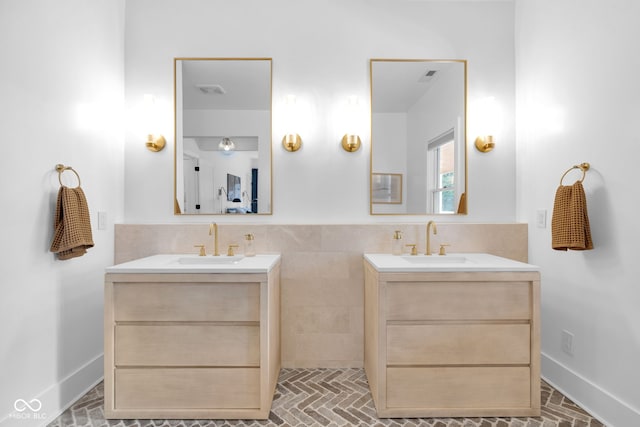 3215 N Pennsylvania St, Indianapolis, IN 46205 - full bathroom with two vanities