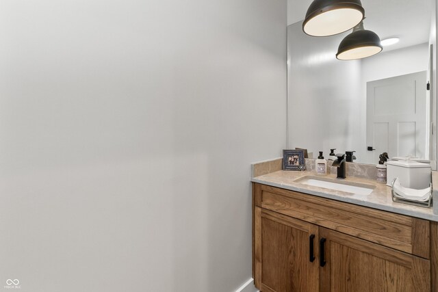 4808 Lakeview Dr, Greenwood, IN 46143 - bathroom with vanity