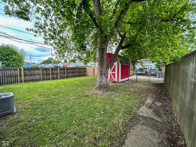1653 Wade St, Indianapolis, IN 46203 - view of yard featuring central AC