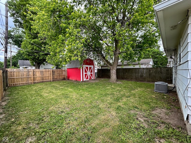 1653 Wade St, Indianapolis, IN 46203 - view of yard featuring central AC