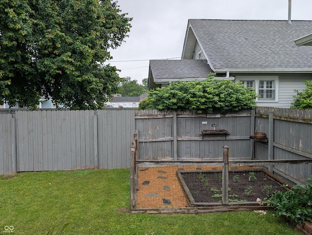 1728 Newton St, Columbus, IN 47201 - view of yard with a vegetable garden