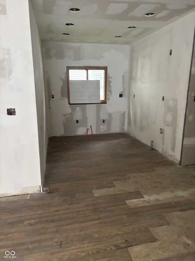 3526 Evergreen Ave, Indianapolis, IN 46205 - laundry room featuring wood finished floors