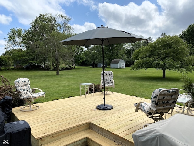 1135 W Wildflower Ct, Mooresville, IN 46158 - wooden deck with a yard