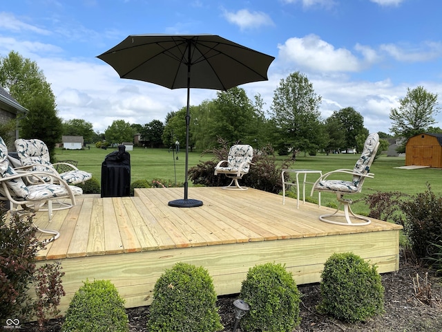 1135 W Wildflower Ct, Mooresville, IN 46158 - deck with a lawn