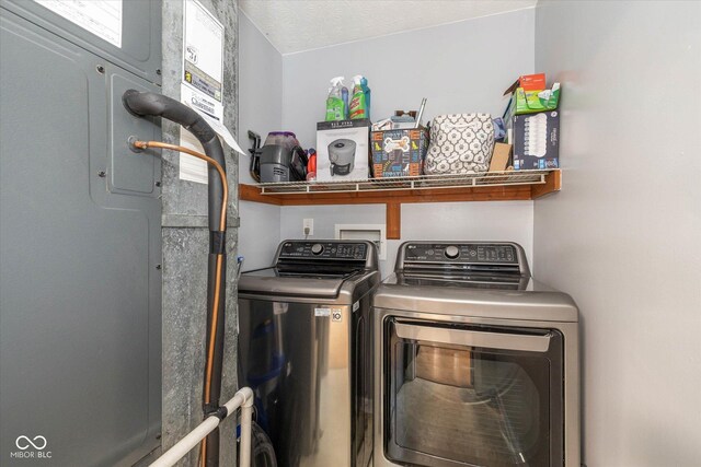 1135 W Wildflower Ct, Mooresville, IN 46158 - laundry area featuring washing machine and dryer