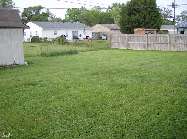 80 Brentwood Dr, Mooresville, IN 46158 - view of yard