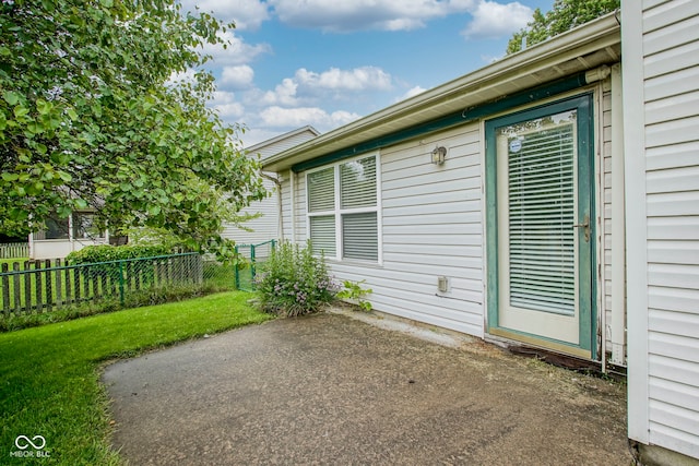 7724 Blackthorn Dr, Indianapolis, IN 46236 - view of patio / terrace