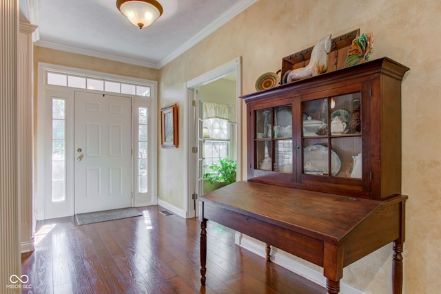 3533 Alexandria Pike, Anderson, IN 46012 - foyer featuring wood finished floors, ornamental molding, and baseboards