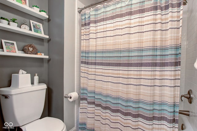 3533 Alexandria Pike, Anderson, IN 46012 - full bath with toilet and shower / tub combo
