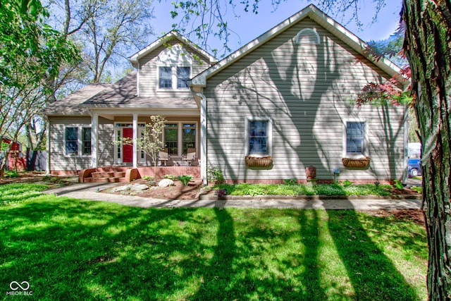 3533 Alexandria Pike, Anderson, IN 46012 - view of front facade with a front lawn and a porch