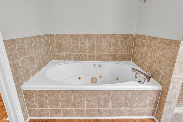 9754 Bradford Knoll Dr, Fishers, IN 46037 - bathroom featuring a jetted tub
