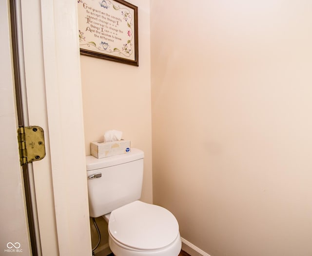 3935 Offshore Dr, Columbus, IN 47203 - bathroom with toilet and baseboards