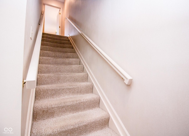 3935 Offshore Dr, Columbus, IN 47203 - view of stairs