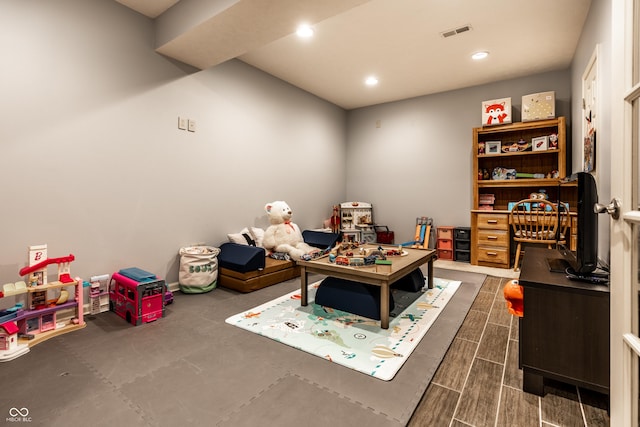9804 Wentworth Ct, Carmel, IN 46032 - playroom with recessed lighting