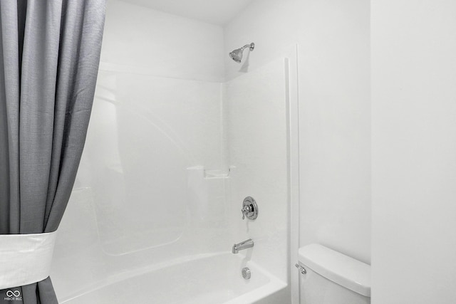 15387 Alperton Rd, Fishers, IN 46037 - bathroom with shower / tub combo with curtain and toilet