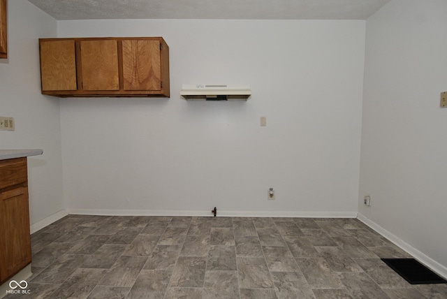 2622 Ethel Ave, Indianapolis, IN 46208 - laundry area with baseboards