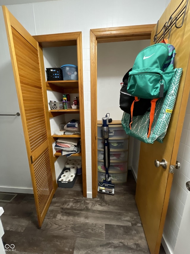 6593 N 800 W, Elwood, IN 46036 - view of closet